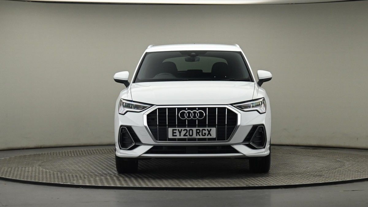 Audi Q3 Image 21