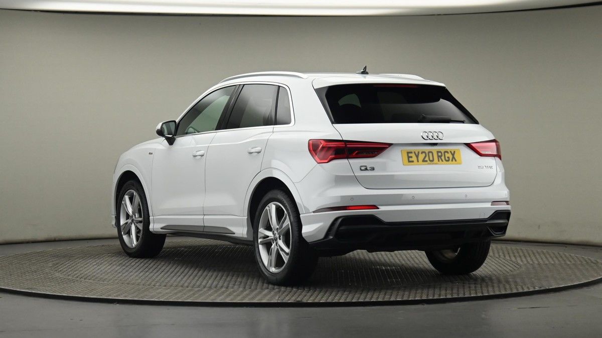 Audi Q3 Image 24