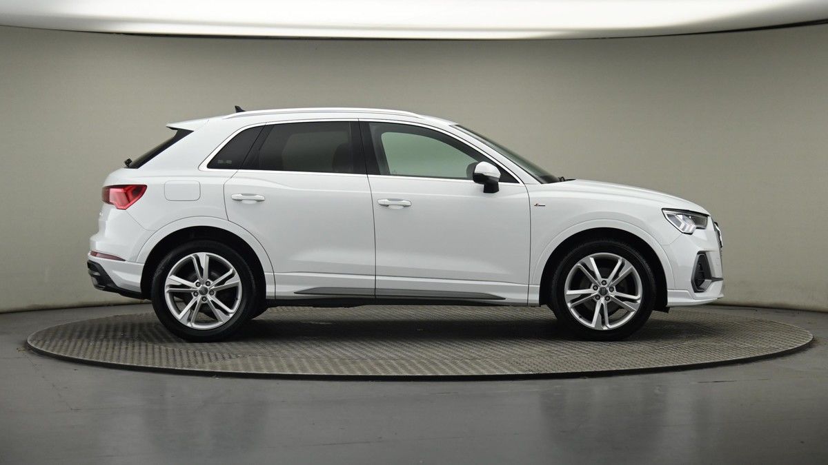 Audi Q3 Image 27