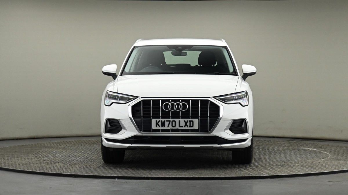 Audi Q3 Image 21