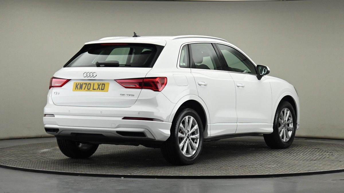 Audi Q3 Image 26