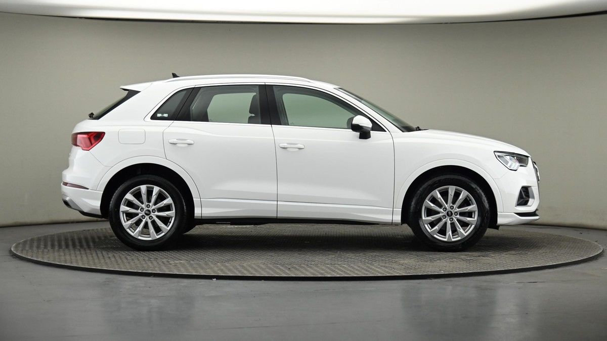 Audi Q3 Image 27