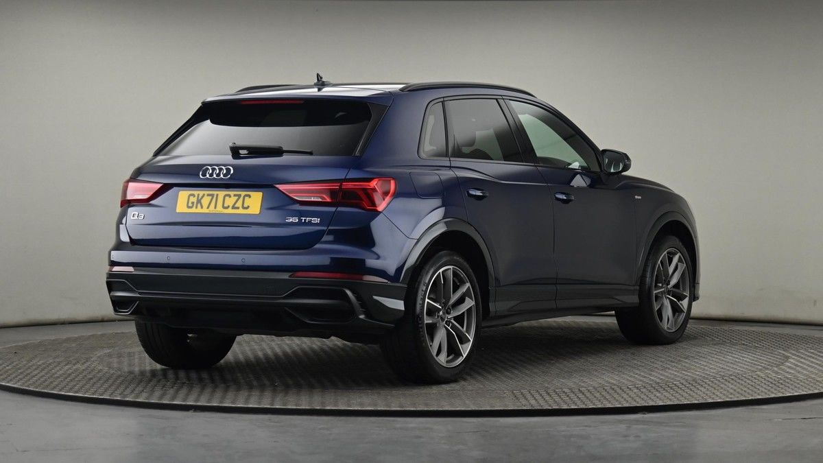 Audi Q3 Image 26