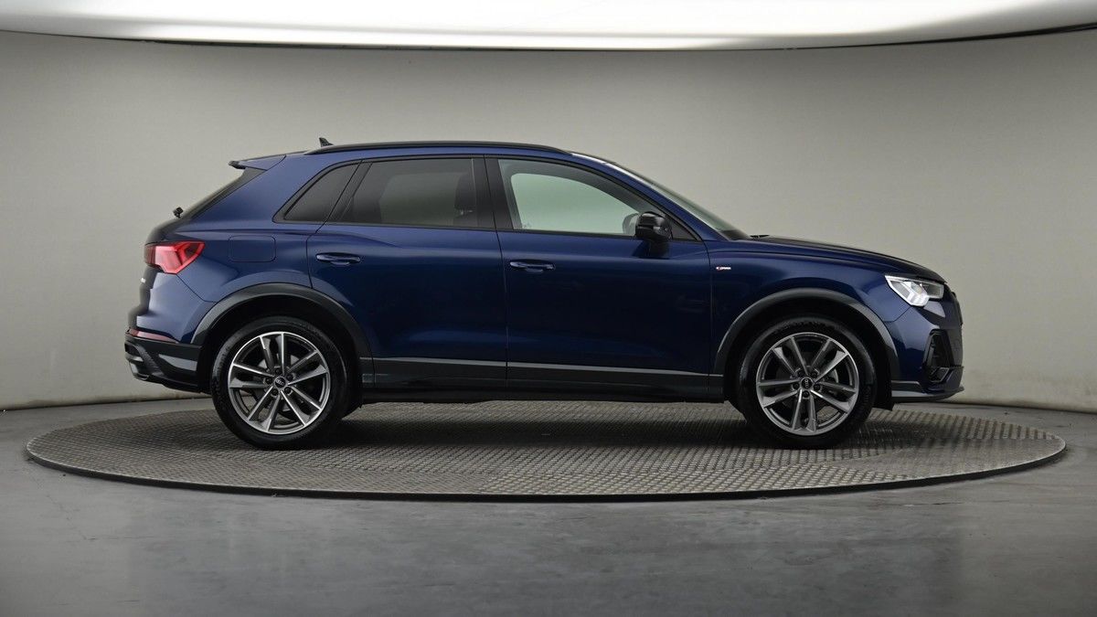 More views of Audi Q3