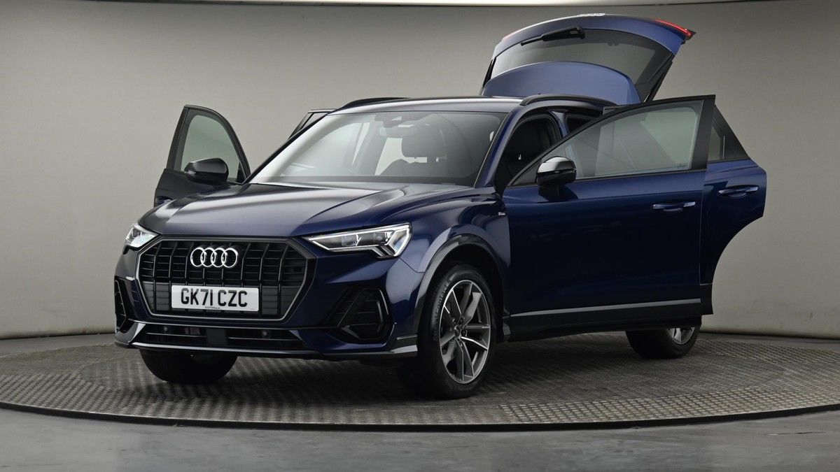 More views of Audi Q3