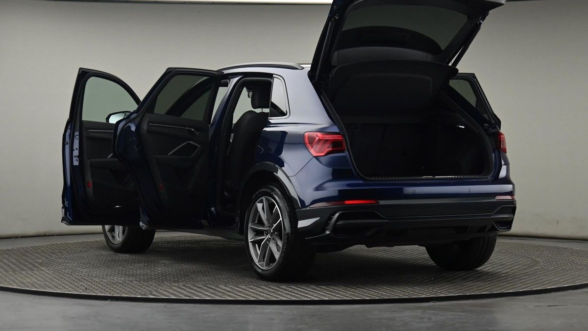 More views of Audi Q3