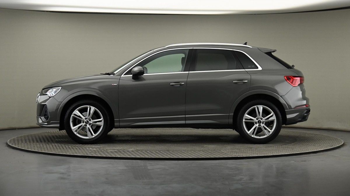 Audi Q3 Image 22