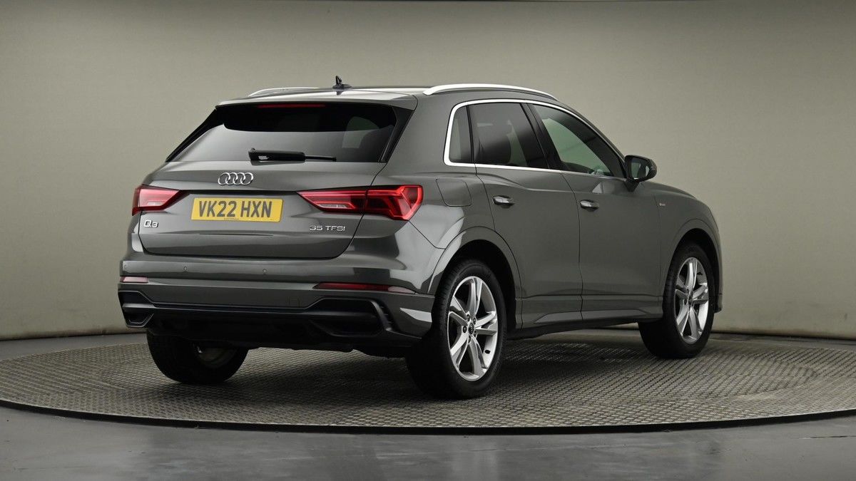 Audi Q3 Image 25