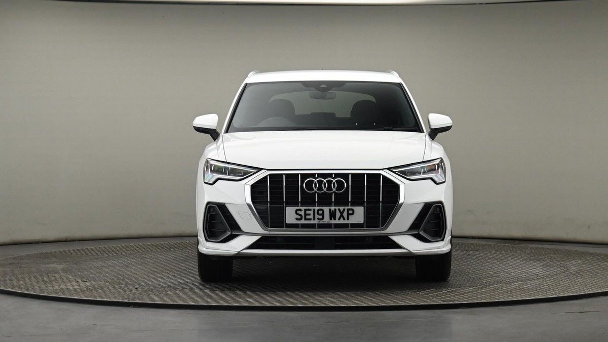 Audi Q3 Image 21