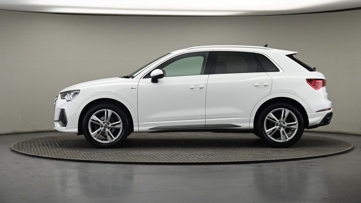 More views of Audi Q3