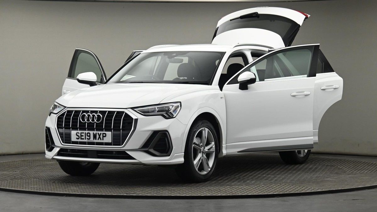 More views of Audi Q3