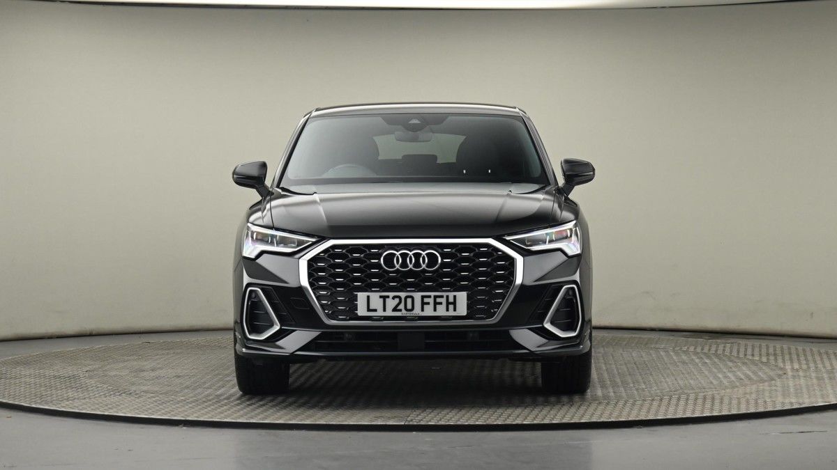 Audi Q3 Image 21