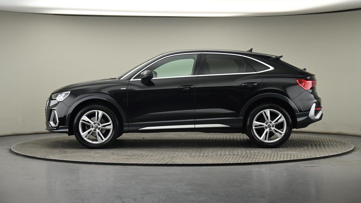 Audi Q3 Image 23