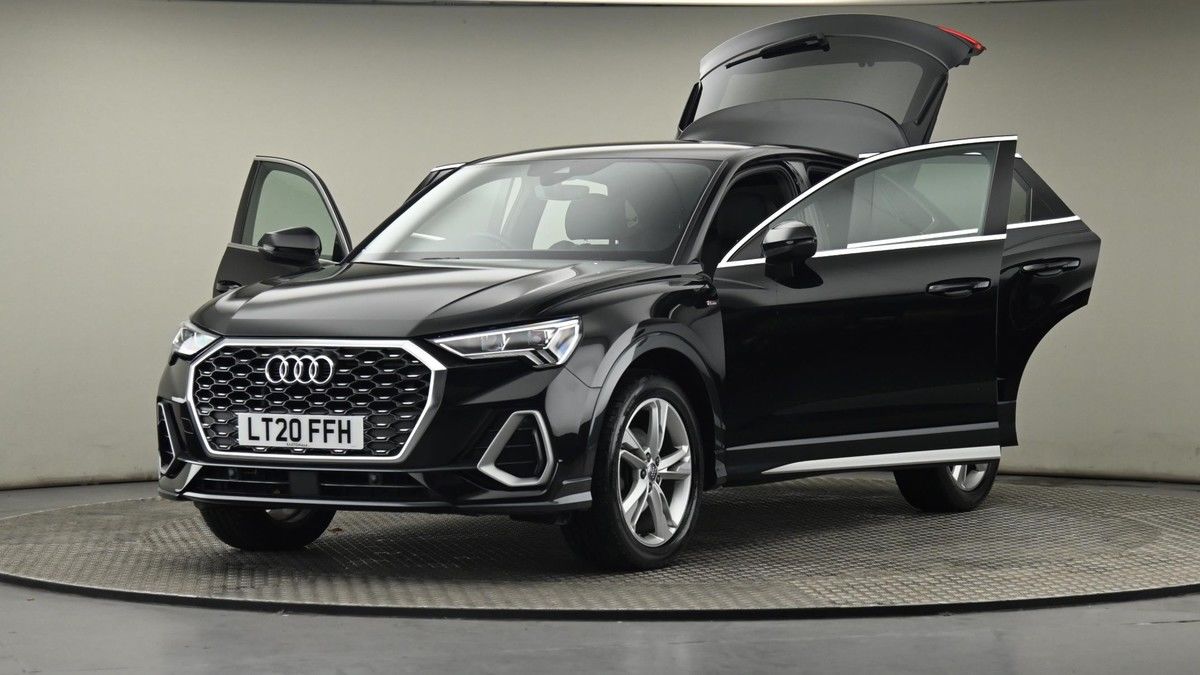 Audi Q3 Image 28