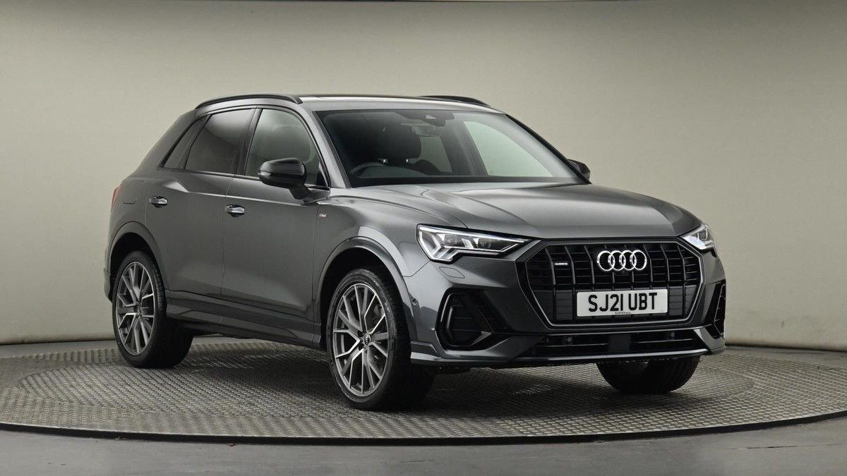 Audi Q3 Sticky Header Image