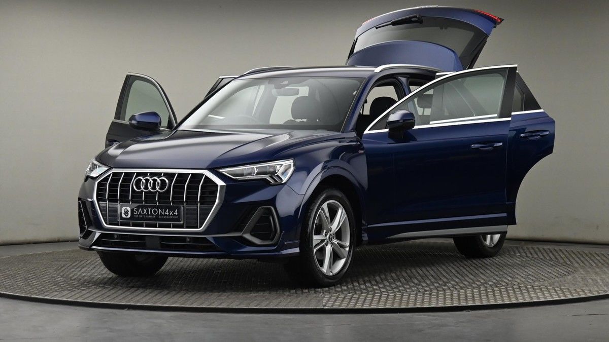 Audi Q3 Image 28