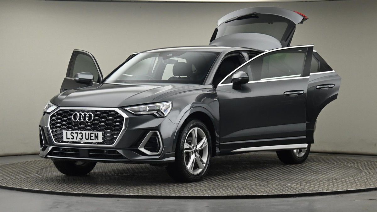 More views of Audi Q3