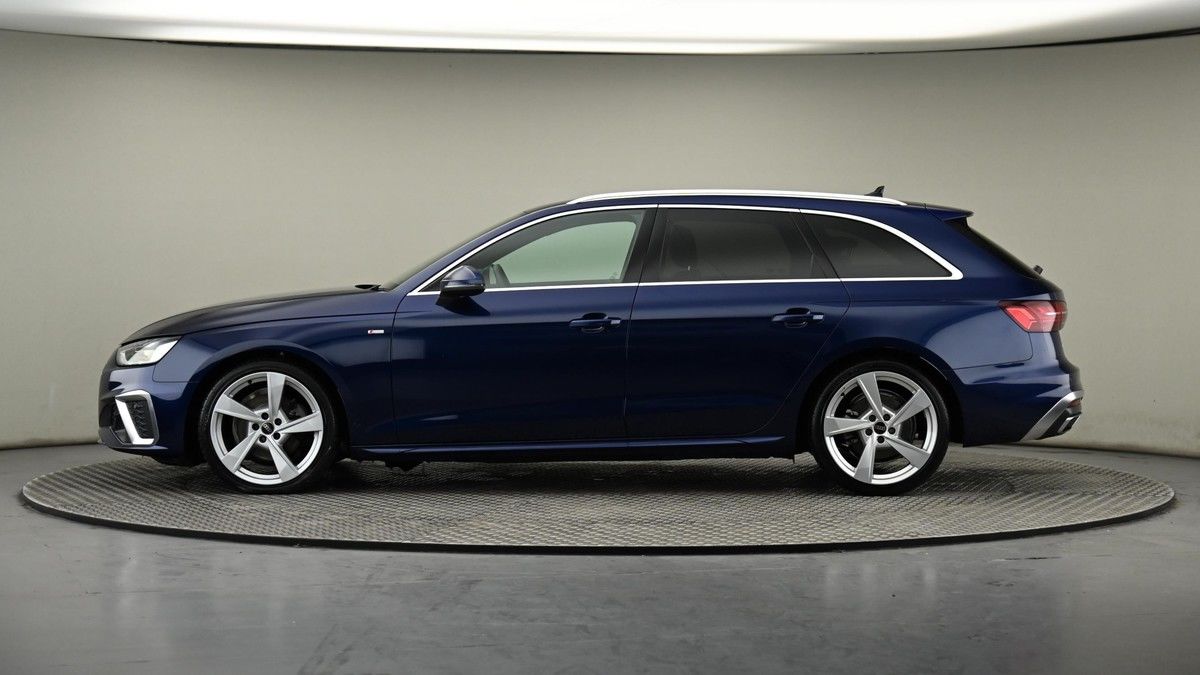 Audi A4 Avant Image 23