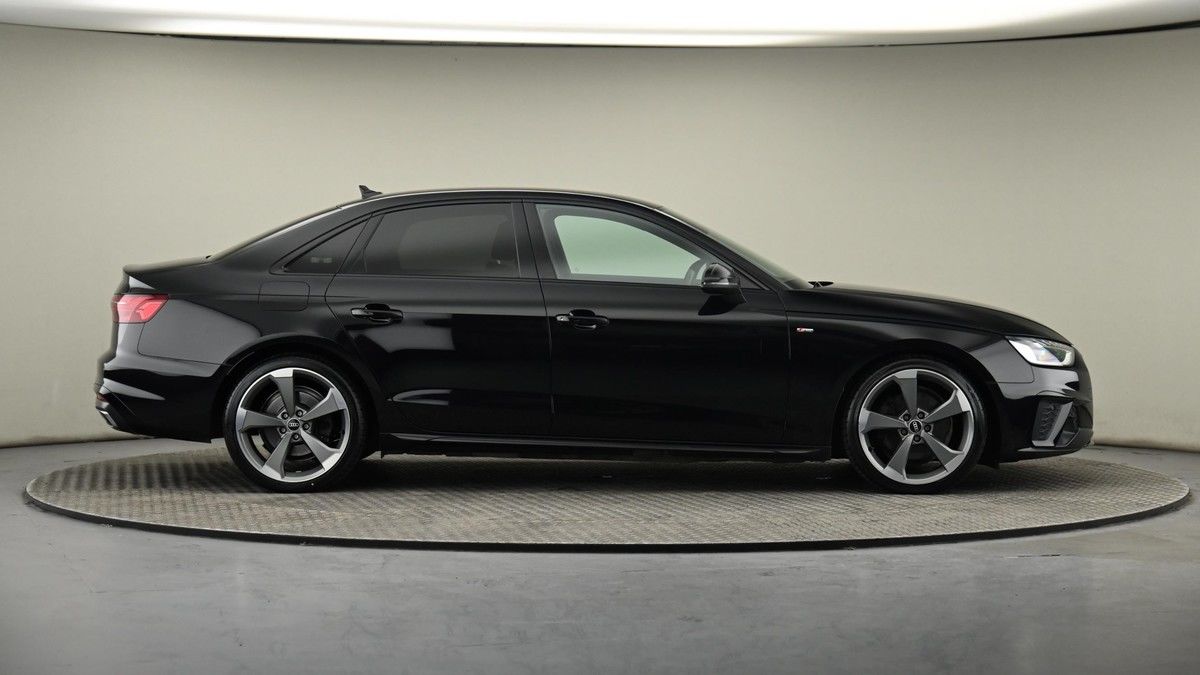 Audi A4 Image 27