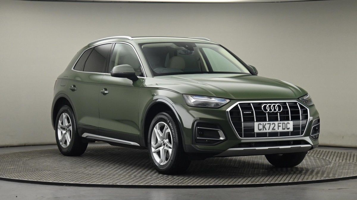 Audi Q5 Sticky Header Image