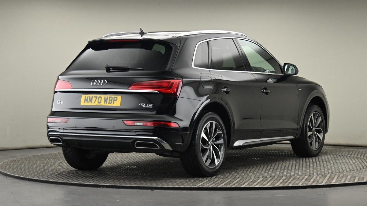 More views of Audi Q5