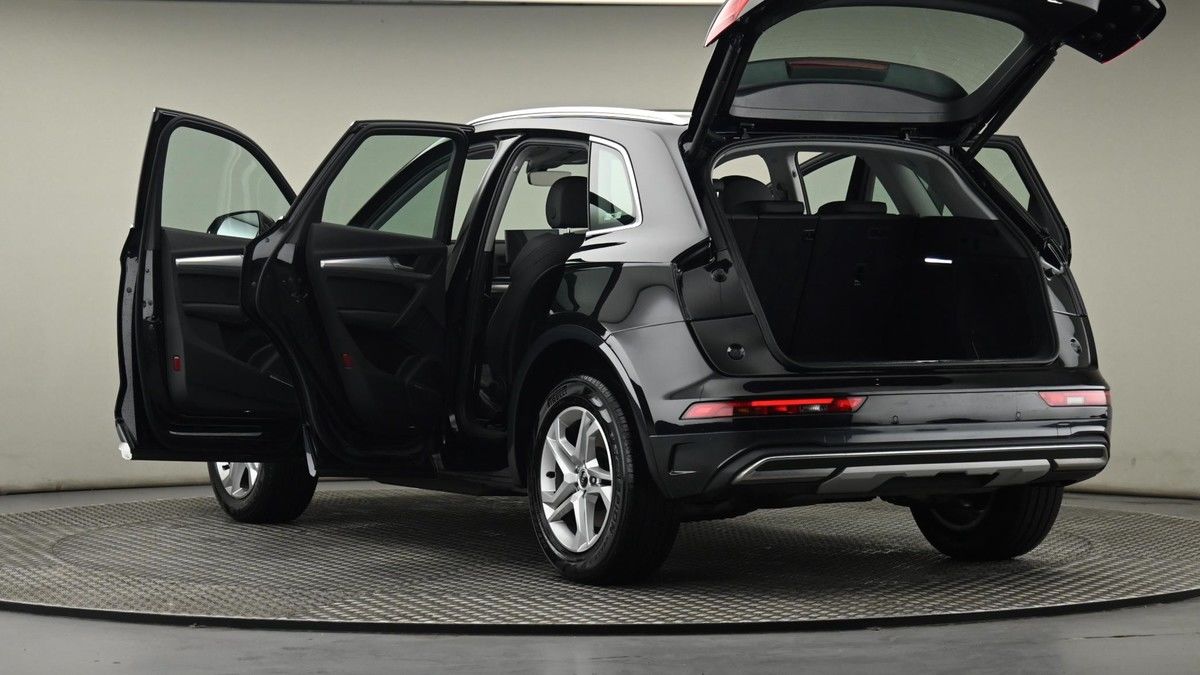 More views of Audi Q5