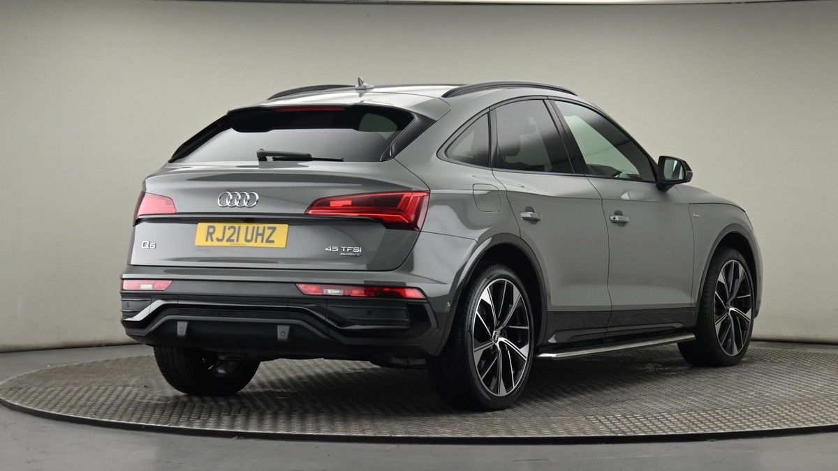 More views of Audi Q5