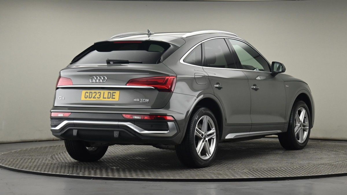 More views of Audi Q5