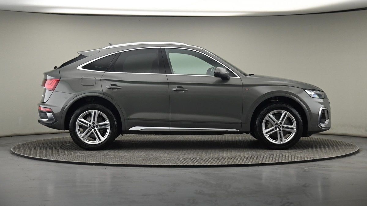 More views of Audi Q5