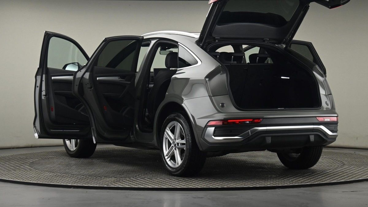 More views of Audi Q5