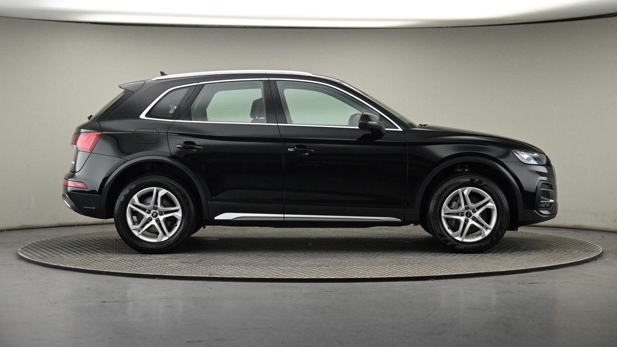 More views of Audi Q5