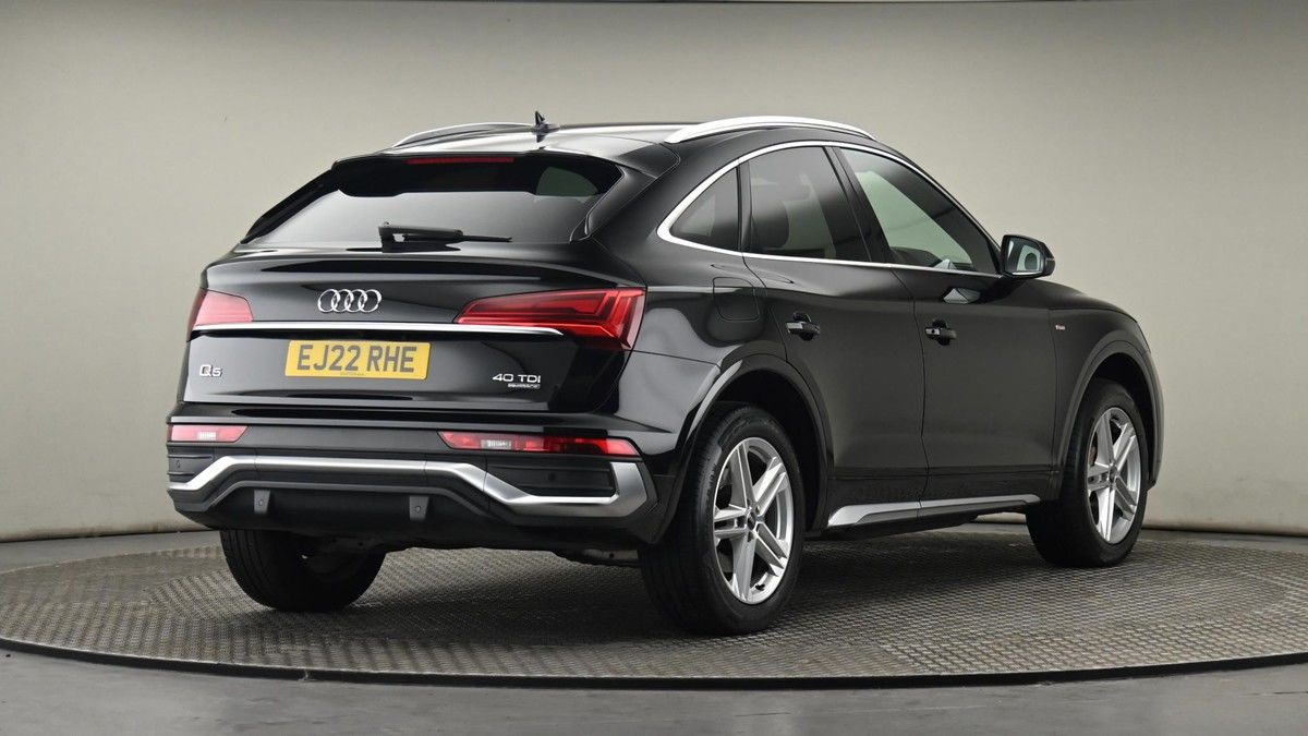 More views of Audi Q5