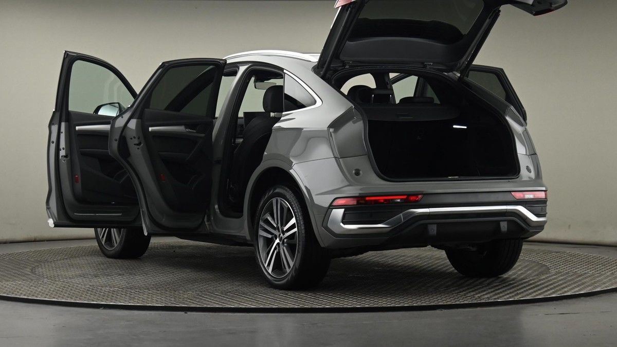 More views of Audi Q5