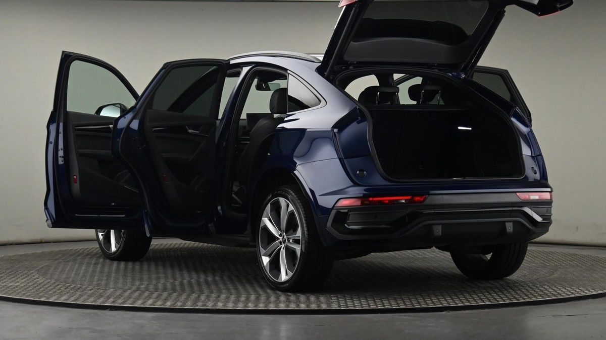 More views of Audi Q5