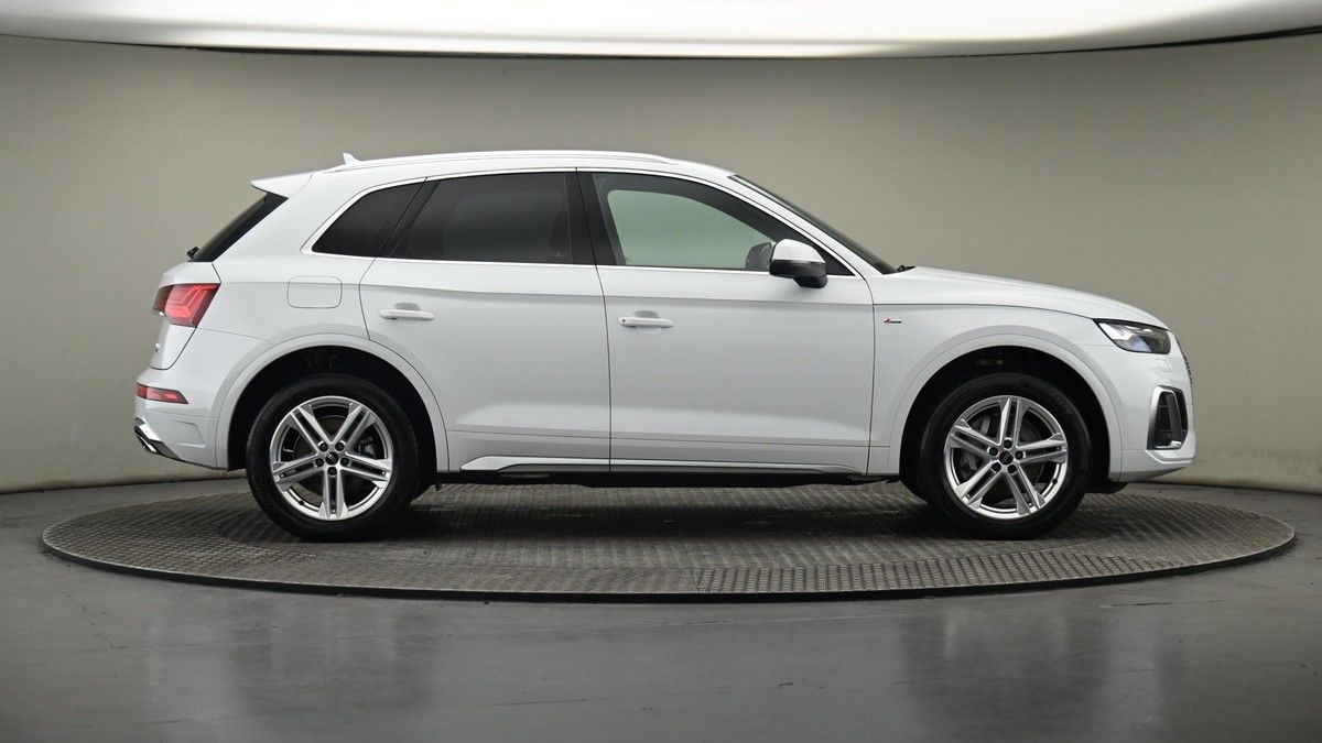 More views of Audi Q5