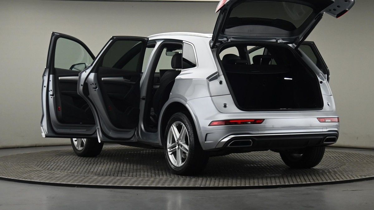 More views of Audi Q5