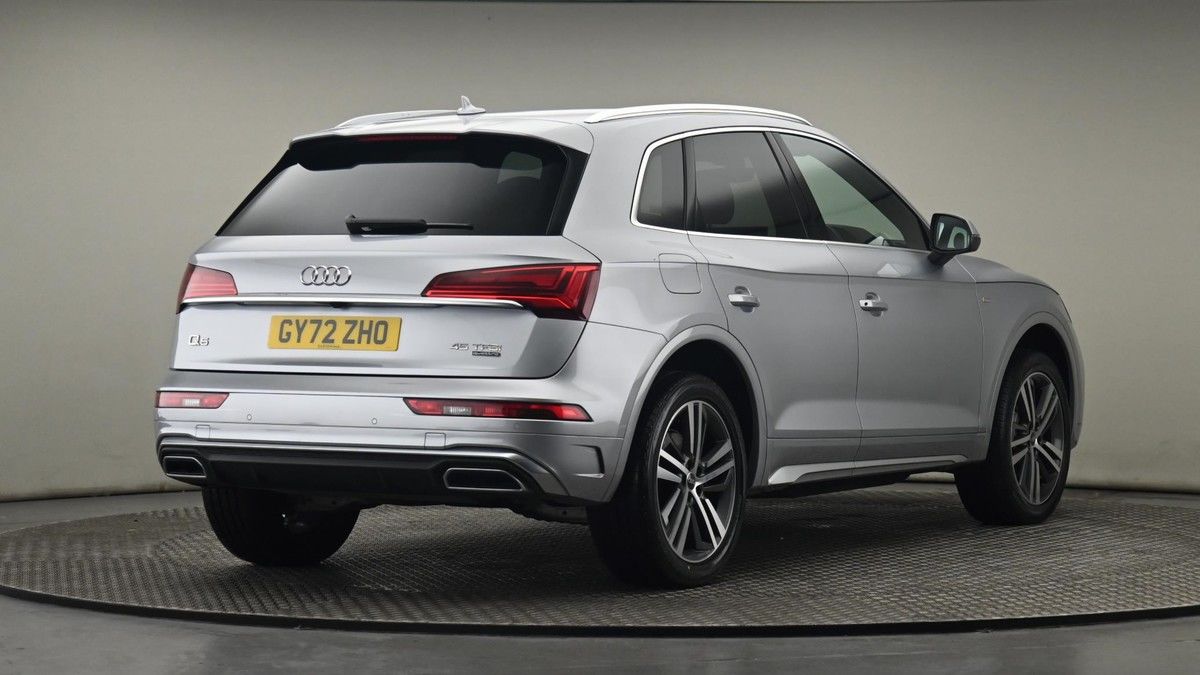 More views of Audi Q5