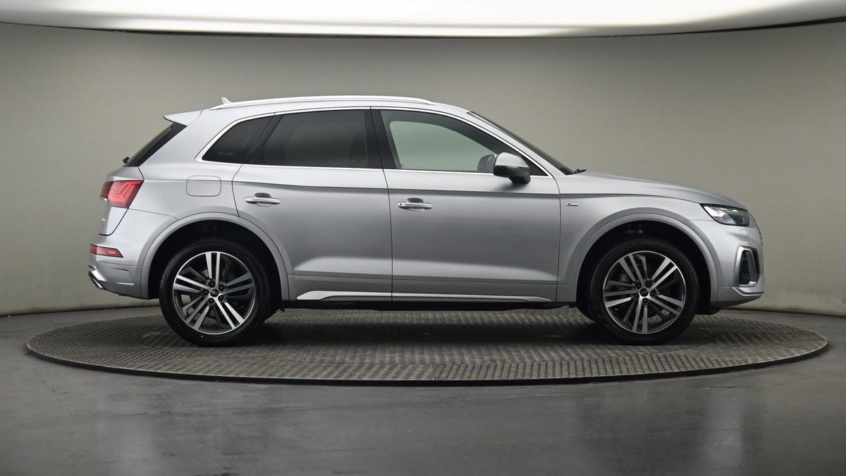 More views of Audi Q5