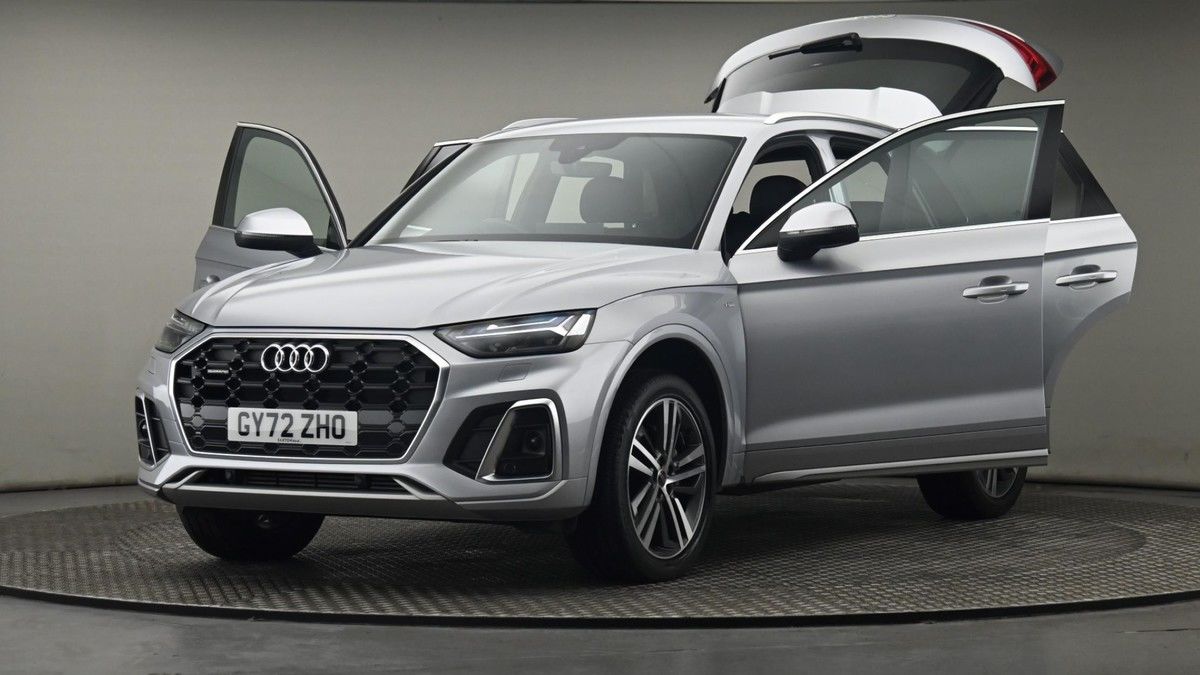 More views of Audi Q5