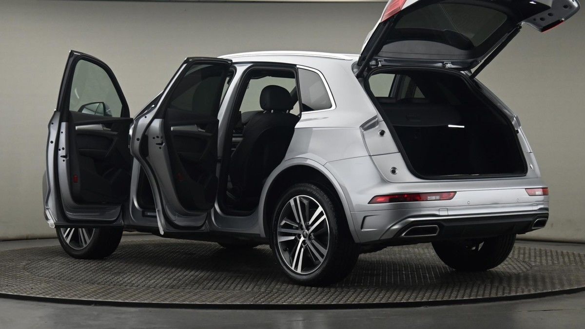 More views of Audi Q5