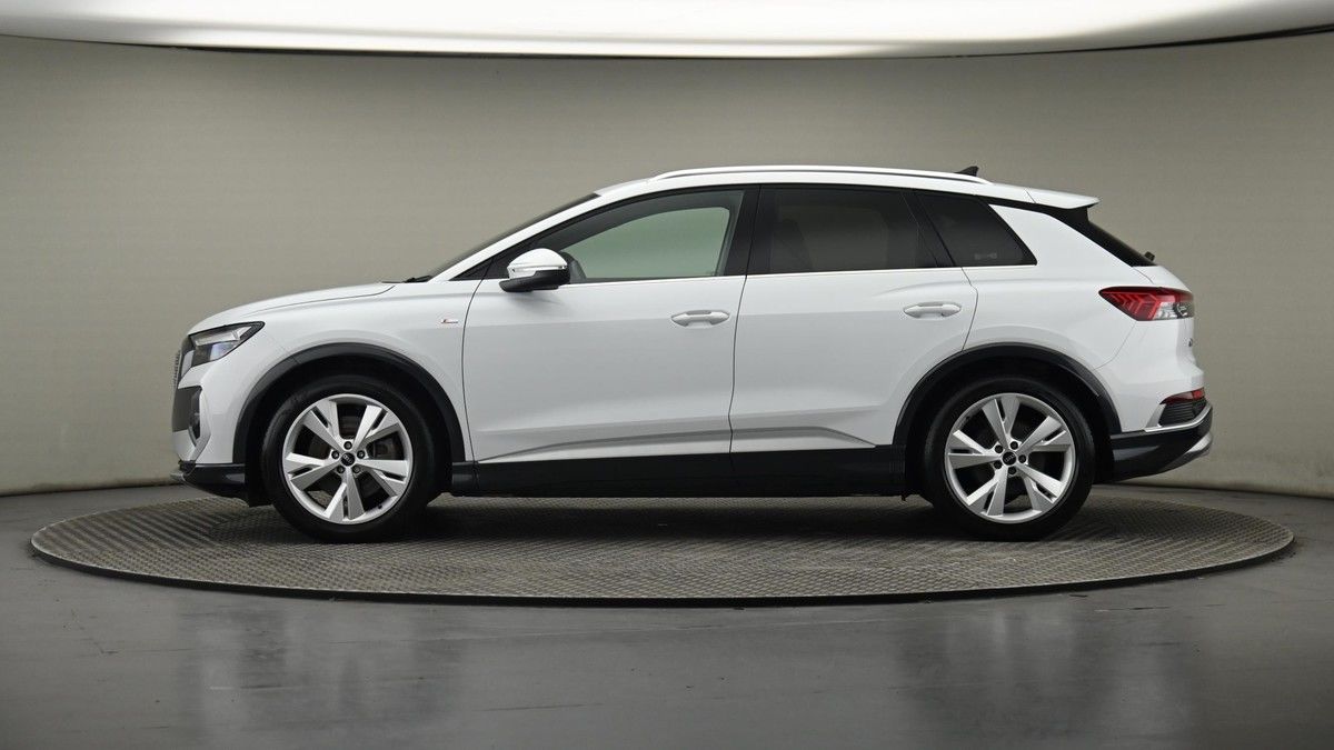 Audi Q4 e-tron Image 23