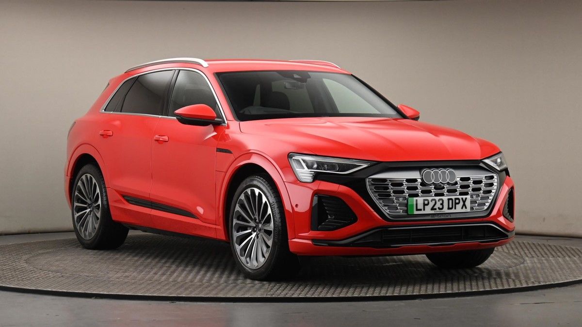 Audi Q8 e-tron Sticky Header Image