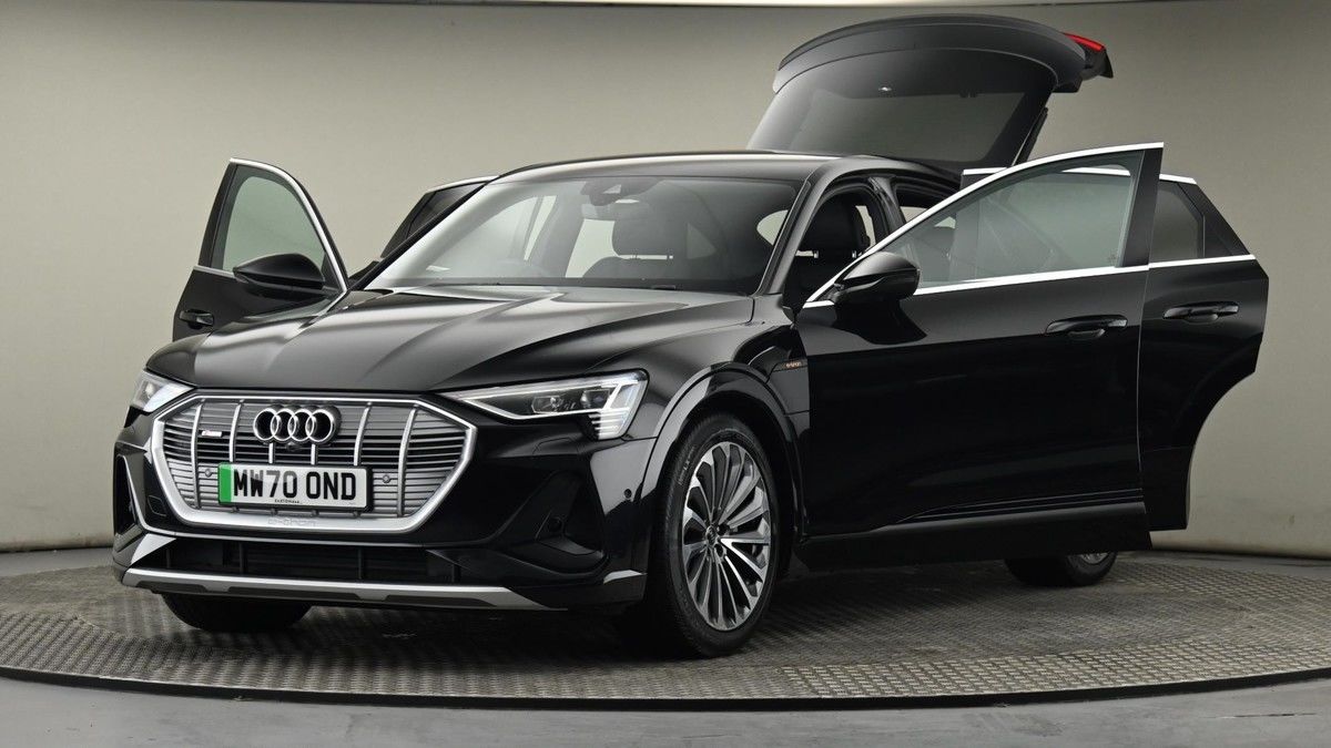 Audi e-tron Image 28