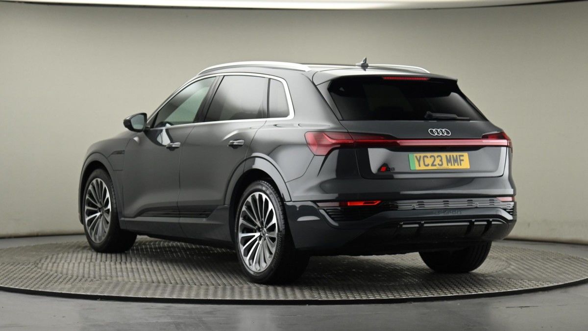 Audi Q8 e-tron Image 24