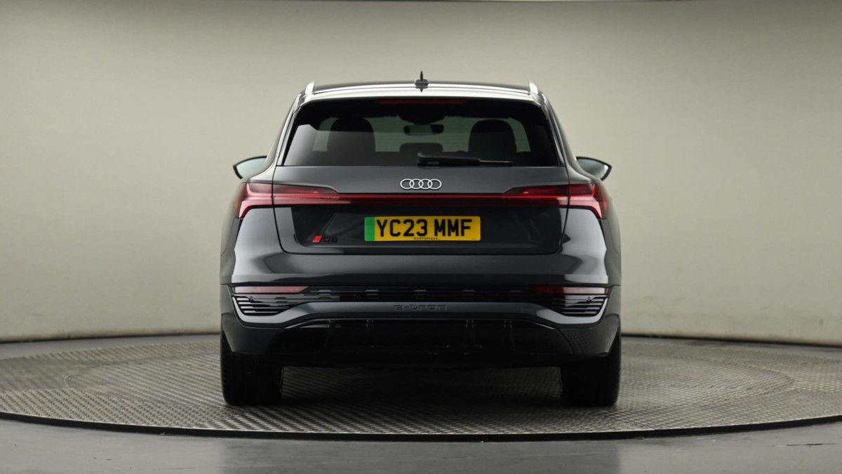 Audi Q8 e-tron Image 25