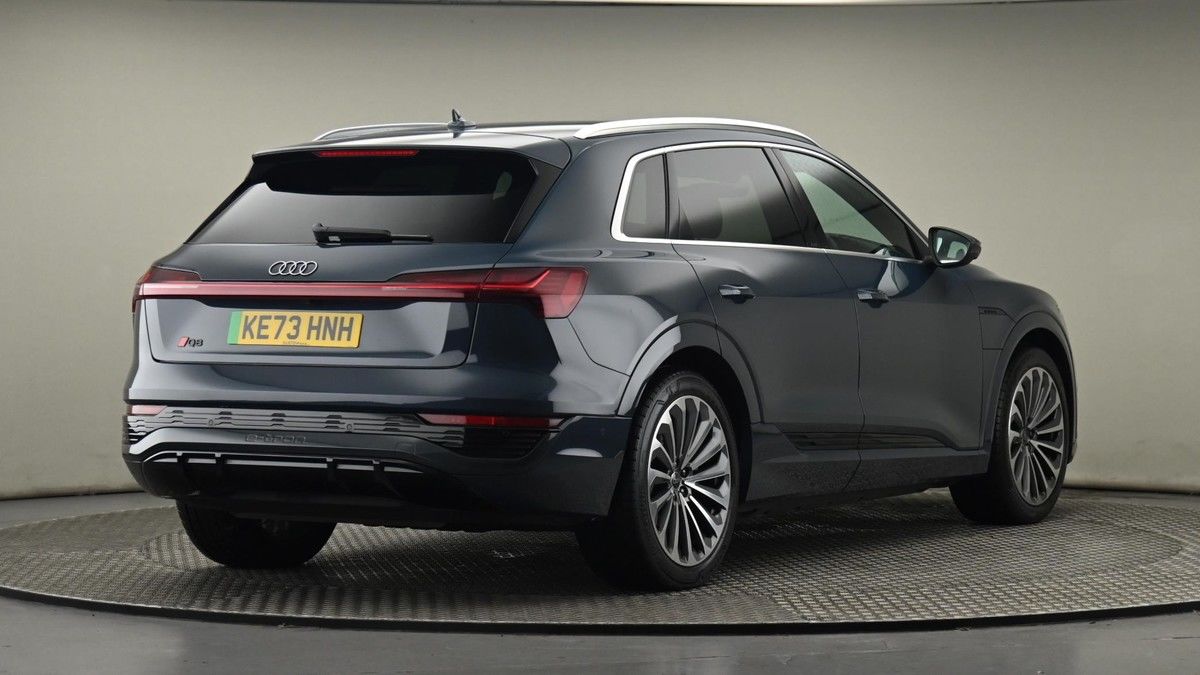 Audi Q8 e-tron Image 26