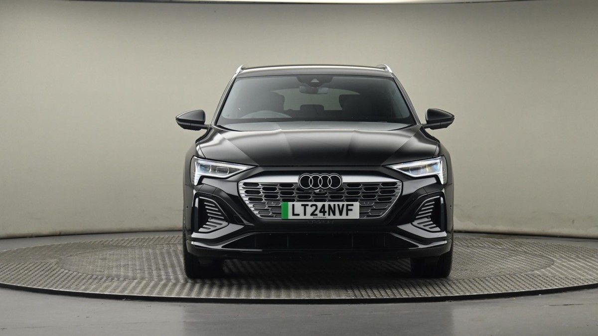 Audi Q8 e-tron Image 21