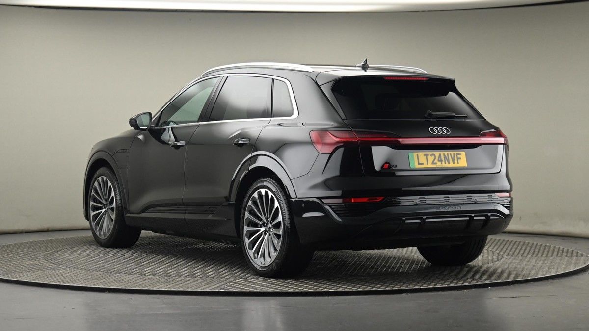 Audi Q8 e-tron Image 24