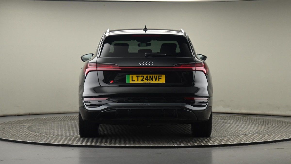 Audi Q8 e-tron Image 25