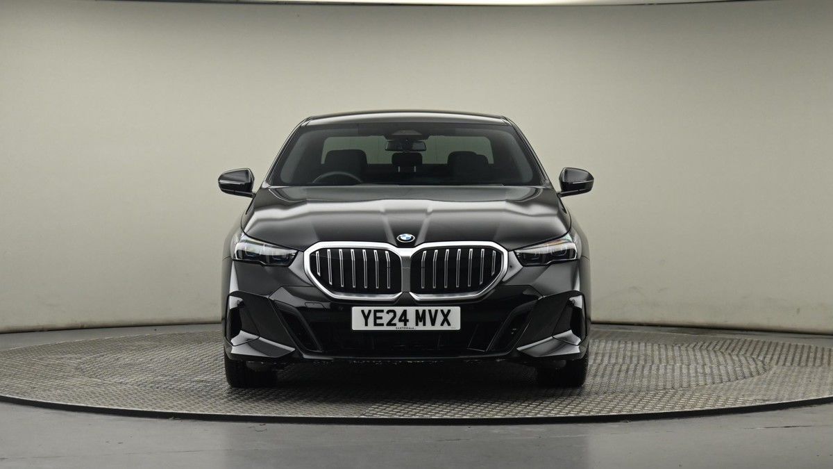 BMW 5 Series Image 21